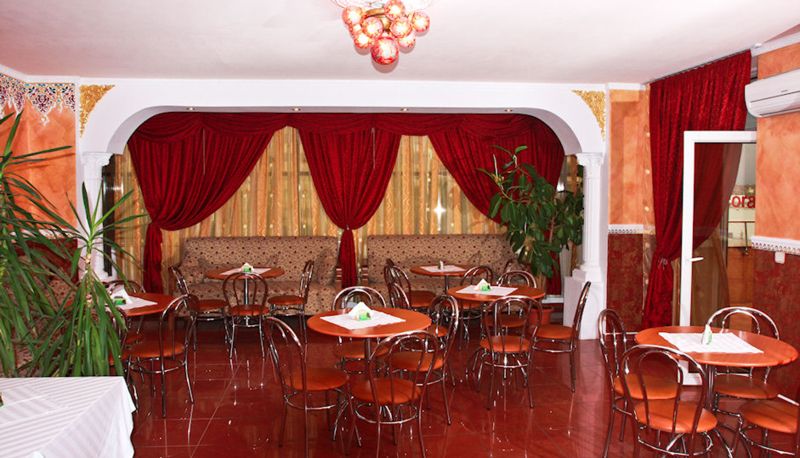 Frühstücksraum innerhalb des Restaurants - Sir Lujerului