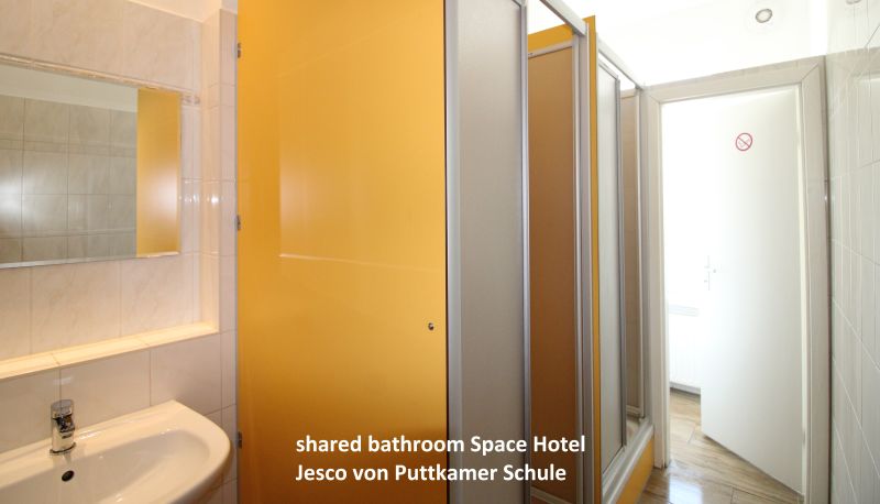 Bagno - Space Hotel im Campus der JVP-Schule