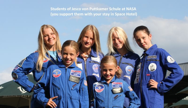 Area esterna dell'hotel - Space Hotel im Campus der JVP-Schule