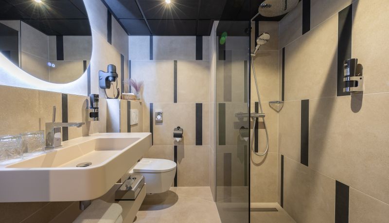 Badezimmer - Leonardo Hotel Papendrecht