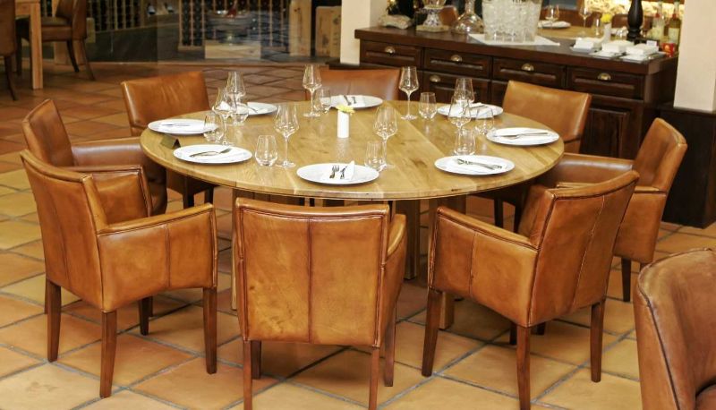 Restaurant - Meg Lozenetz