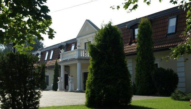 Zewnętrzna część hotelu - Noce i Dnie Hotel&Restauracja