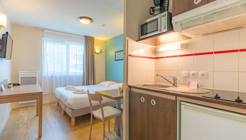 Keuken in de kamer - APPART'CITY CLASSIC LA ROCHE SUR YON CENTRE