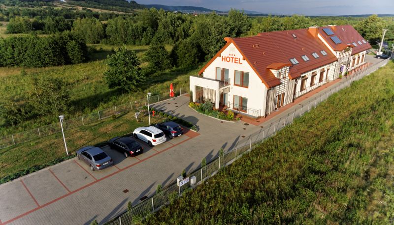 Zewnętrzna część hotelu - Hotel Aviator Kielce