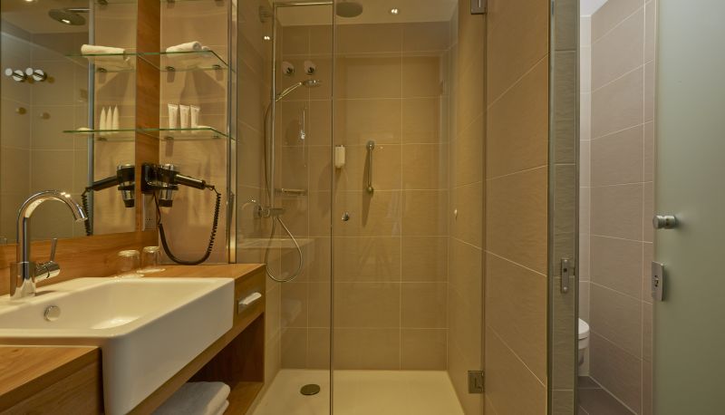 Bathroom - H4 Hotel Muenchen Messe