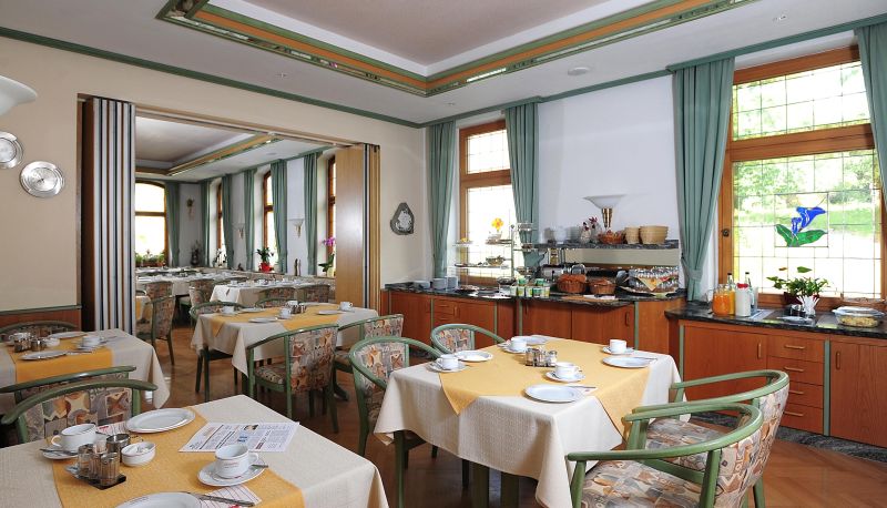 Ontbijtzaal - Land-gut-Hotel Plauen Landhotel