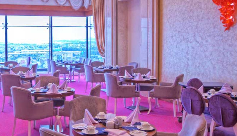 Frühstücksraum innerhalb des Restaurants - Darvishi Royal