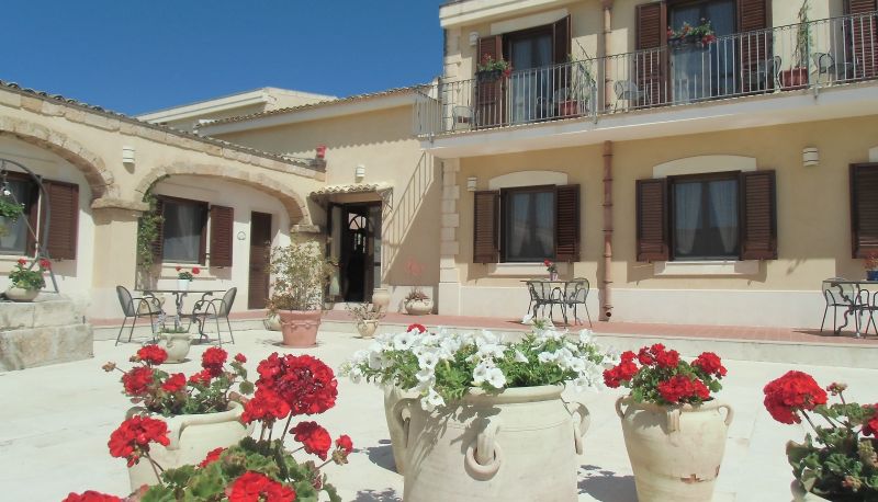 Hotel outdoor area - La Corte del Sole