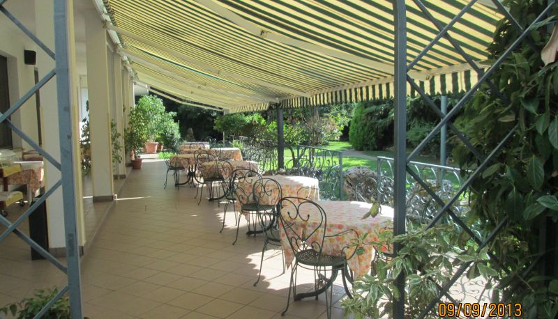Zona exterior del hotel - Doria