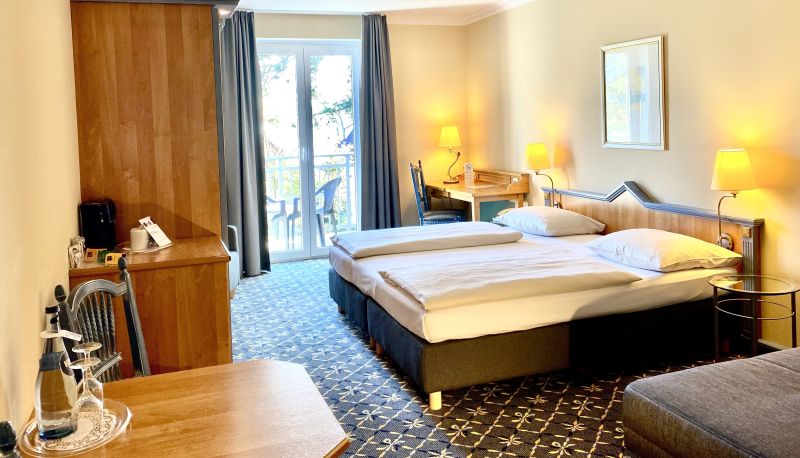 Room with balcony - Country Hotel