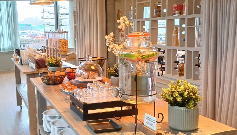 Buffet - Garner Hotel MAASTRICHT by IHG