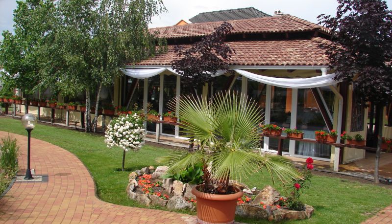 Entorno - Bagolyvár Étterem & Vendégház & Wellness