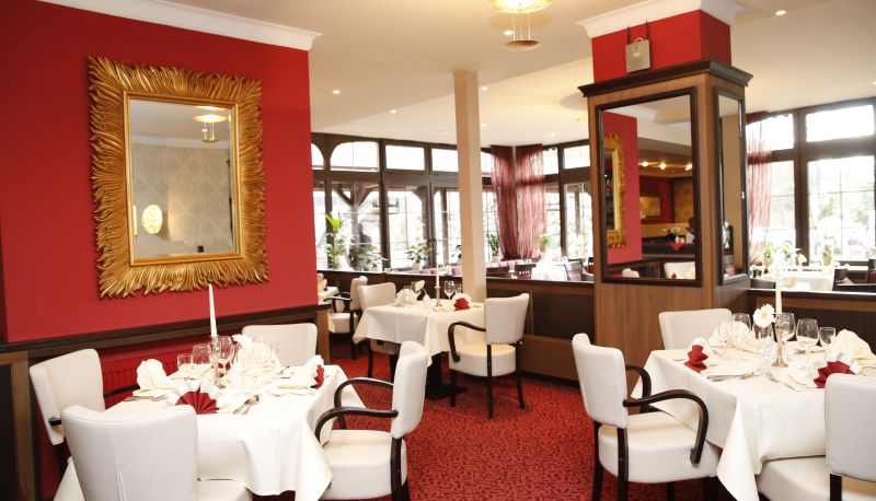 Restaurant - The Lakeside