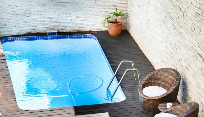 Pool - Signal Hill Lodge