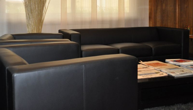 Sala lettura - Est Hotel