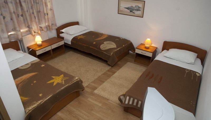 Habitación triple - Metkovic