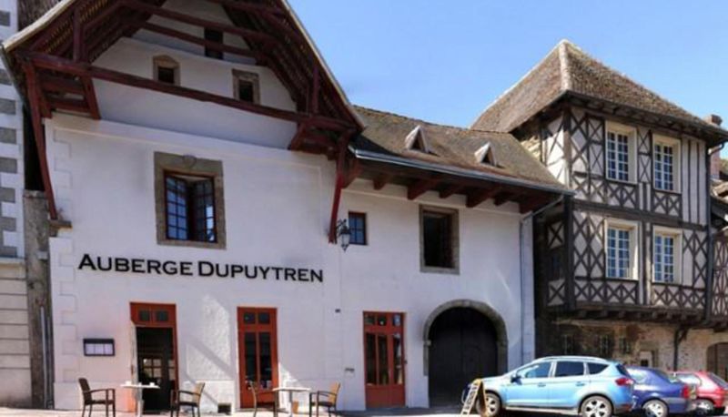 Area esterna dell'hotel - Auberge Dupuytren Logis