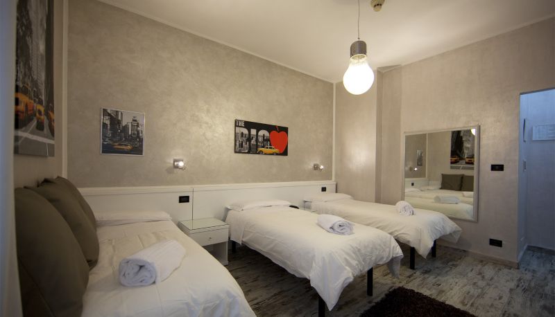 Pokój trzyosobowy - Piccolo Hotel Allamano