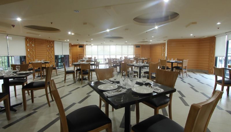 Restauracja - City Suites Ramos Tower