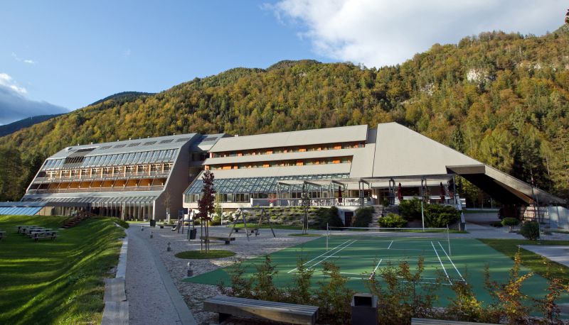 Zewnętrzna część hotelu - Alpine Welness Resort Spik