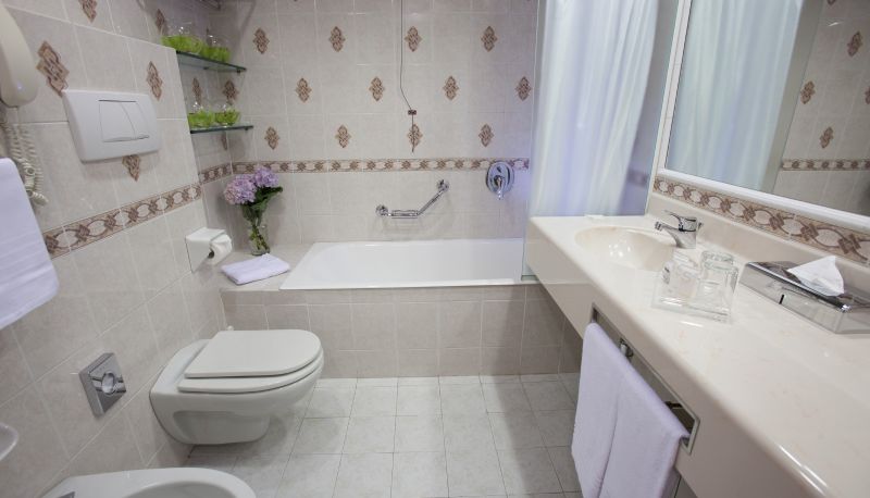 Bathroom - Starhotels Vespucci