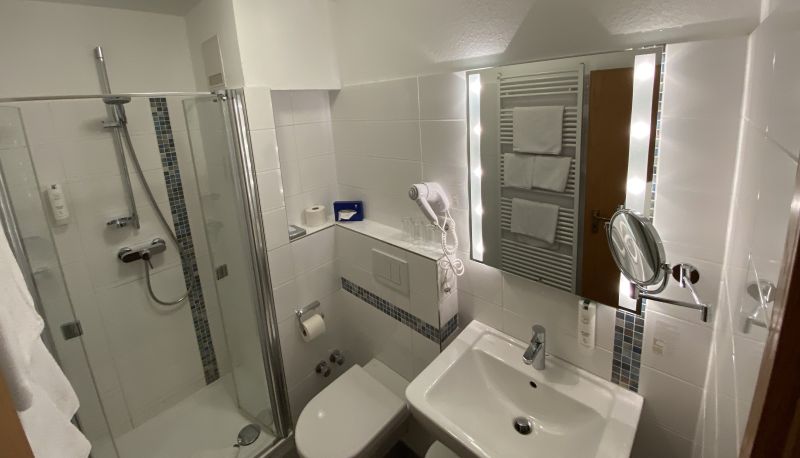 Badkamer - Hafen Hotel Schützenhof