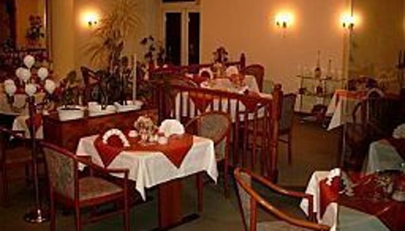 Sala śniadaniowa w restauracji - Hellfeld