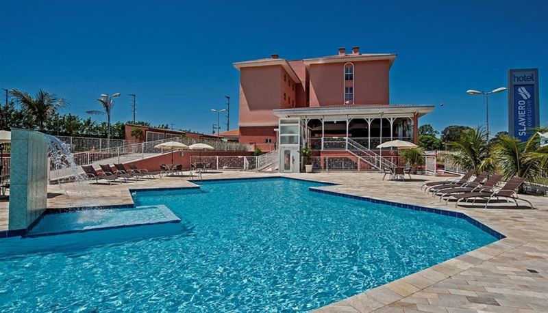 Piscine - The Hill Executive