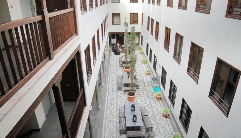 Terrace - Granada Inn Apartments