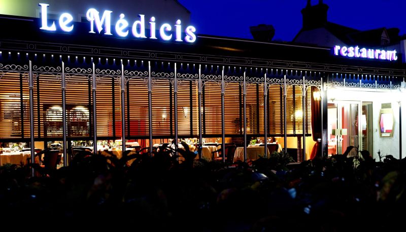 Hotel outdoor area - Le Medicis Logis