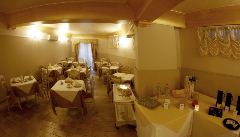 Breakfast room - Hotel Capomulini