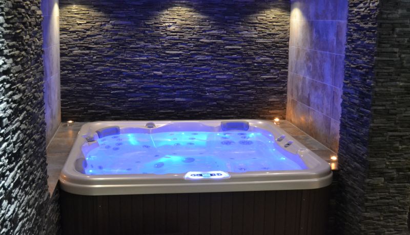 Hydromasaż - Wellness Hotel Sauna