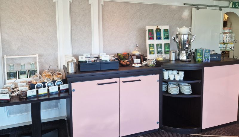 Bufé - Garner Hotel HAMBURG - WANDSBEK MARKTPLATZ by IHG