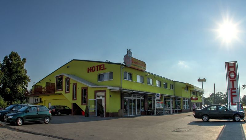 Hotel Außenbreich - Hotel SERBY
