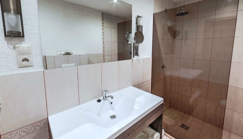 Badkamer - Kavics Spa Klub & Hotel