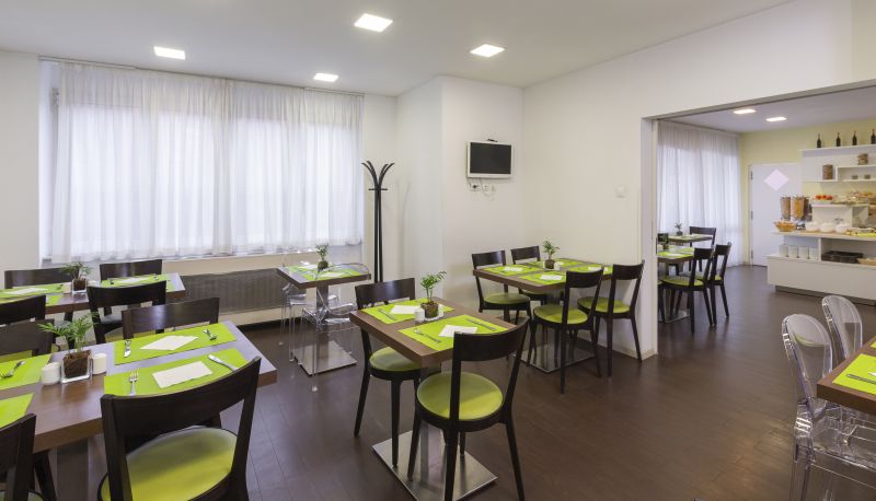 Sala de desayunos dentro del restaurante - STELLAR Boutique Modules