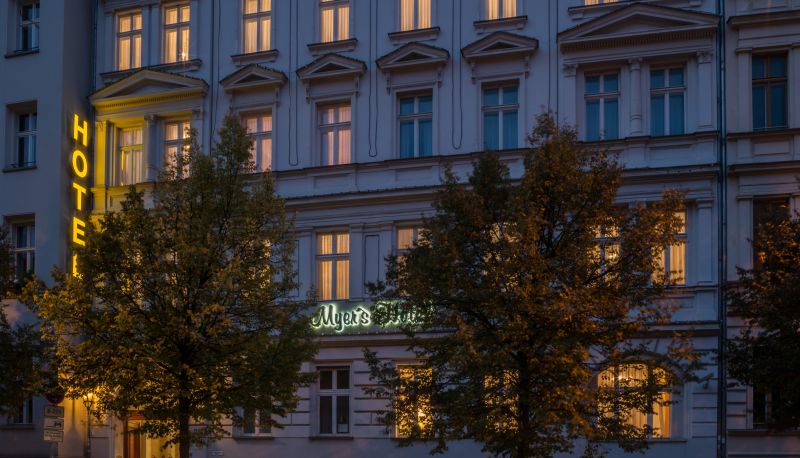 Buitenruimte van het hotel - Myer's