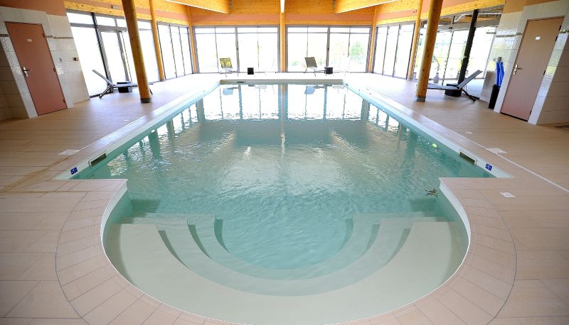 Piscine - Le Val Moret Hôtel Restaurant
