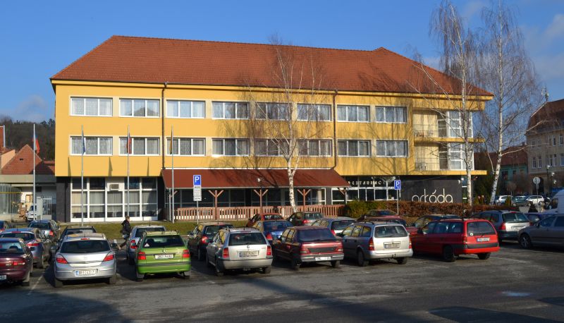 Zewnętrzna część hotelu - Arkáda