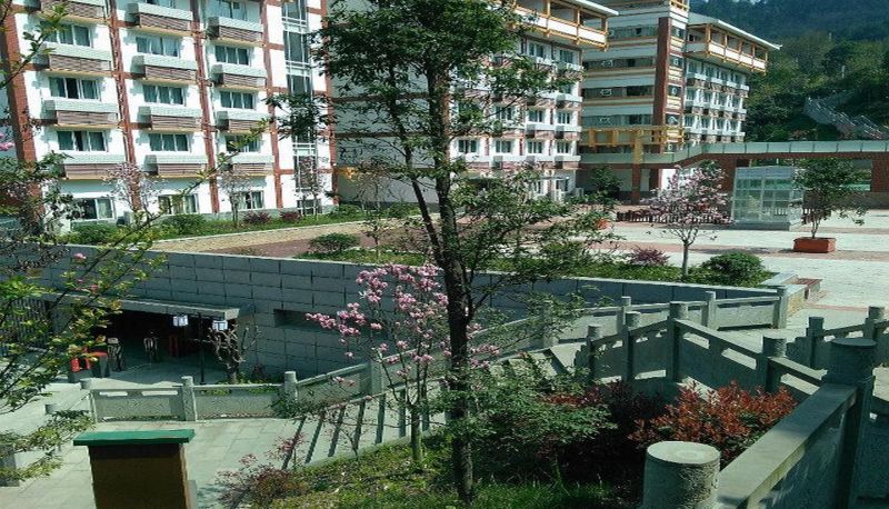 Area esterna dell'hotel - Bashan Jin Yuan Hotel