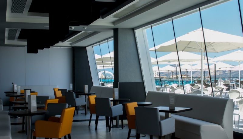 Bar - Grand Luxor Hotel Includes Terra Mítica® Theme Park Tickets