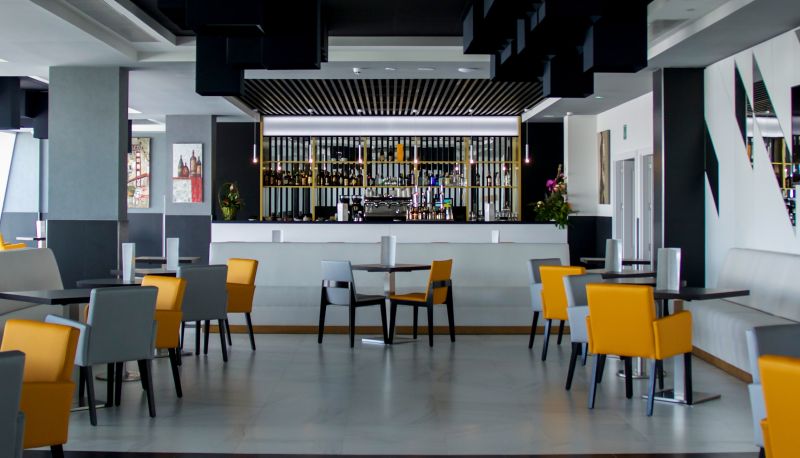 Bar - Grand Luxor Hotel Includes Terra Mítica® Theme Park Tickets