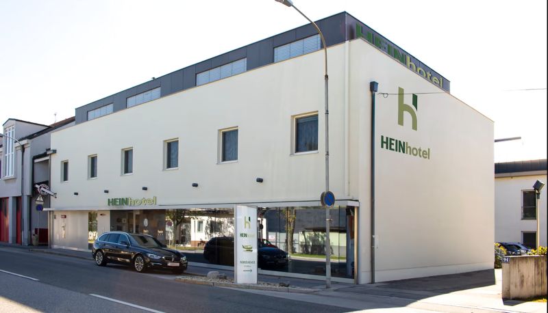 Buitenruimte van het hotel - HEINhotel vienna airport