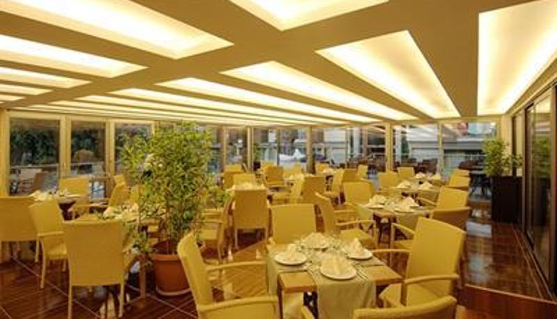 Info - Ambassador Plaza Hotel