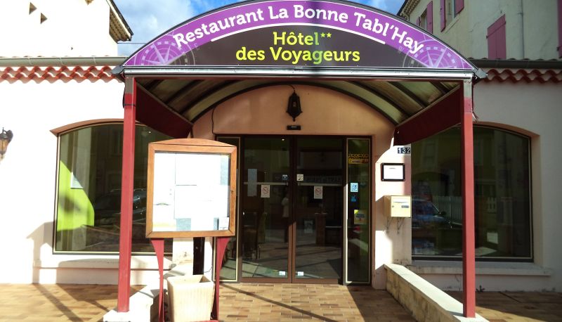 Area esterna dell'hotel - Hôtel des Voyageurs