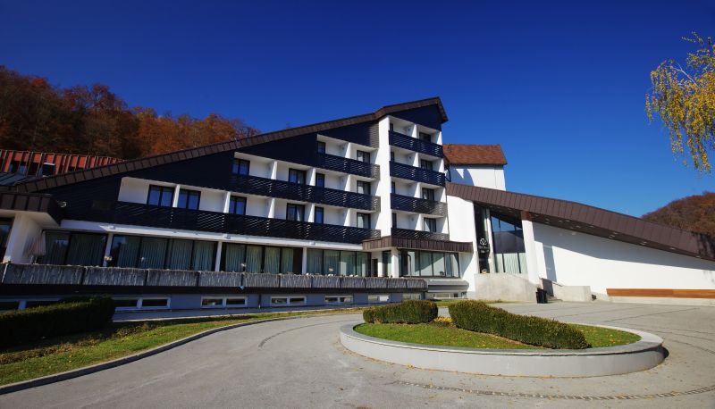 Area esterna dell'hotel - Breza - Terme Olimia