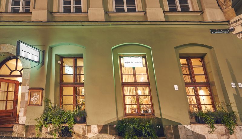 Zewnętrzna część hotelu - Imperial Hotel