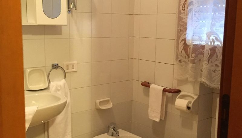 Salle de bain - HOTEL COMMERCIO