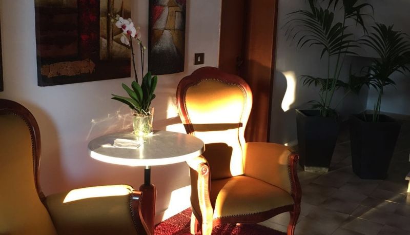 Hall - HOTEL COMMERCIO