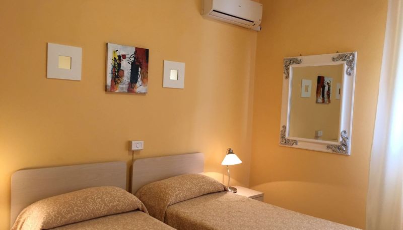 Chambre standard (double) - HOTEL COMMERCIO